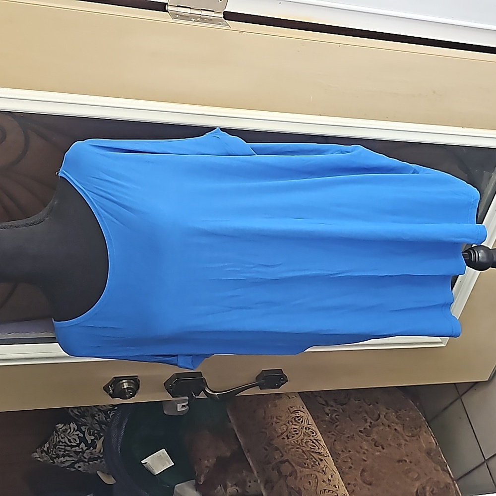 Blue top - Picture 2 of 10